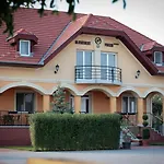 Bed & Breakfast Budapest Airport Almaskert Panzio 4*