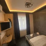 Budapest Airport Almaskert Panzio 住宿加早餐酒店