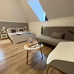 Budapest Airport Almaskert Panzio 住宿加早餐酒店