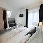 Budapest Airport Almaskert Panzio 4*