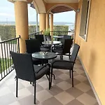 Budapest Airport Almaskert Panzio Bed & Breakfast