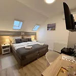 Budapest Airport Almaskert Panzio 4*