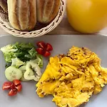 Budapest Airport Almaskert Panzio Bed & Breakfast 4*
