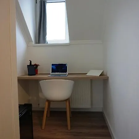 Airport Almaskert Panzio Bed & Breakfast *