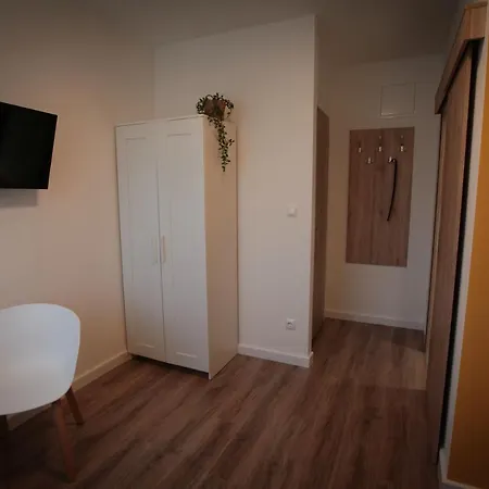 Bed & Breakfast Airport Almaskert Panzio *