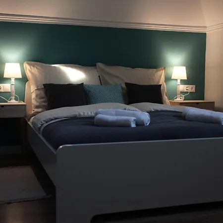 Bed & Breakfast Airport Almaskert Panzio