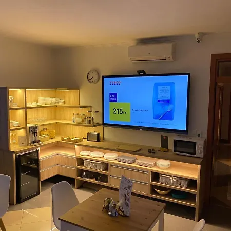 Bed & Breakfast Airport Almaskert Panzio *