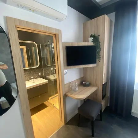 Bed & Breakfast Airport Almaskert Panzio