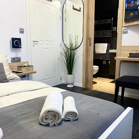 Budapest Airport Almaskert Panzio 4*