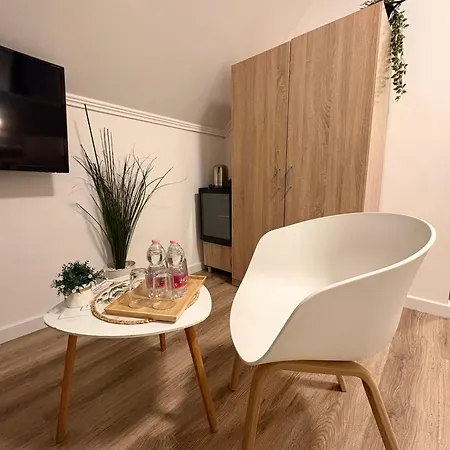 Budapest Airport Almaskert Panzio Frühstückspension 4*