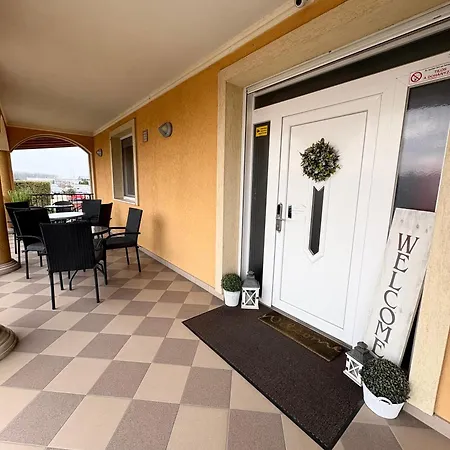 Frühstückspension Budapest Airport Almaskert Panzio 4*