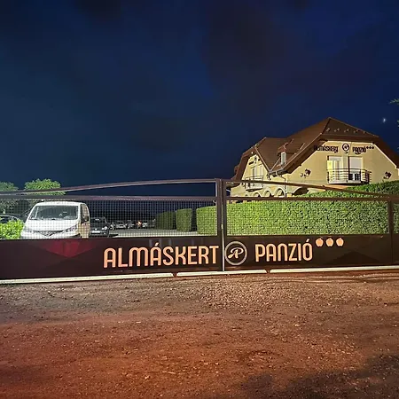 Budapest Airport Almaskert Panzio Vecsés