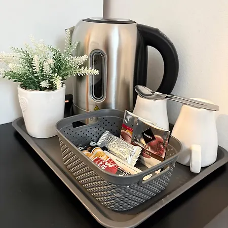Budapest Airport Almaskert Panzio 4*