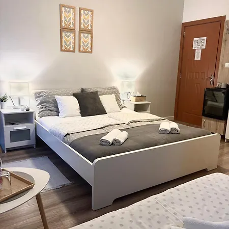 Budapest Airport Almaskert Panzio 4*