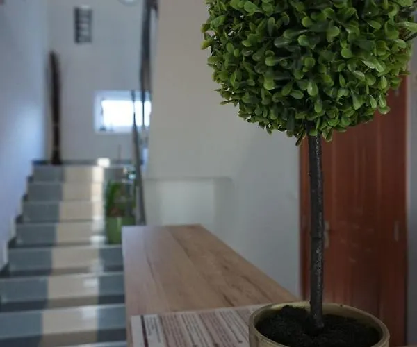 Budapest Airport Almaskert Panzio Bed & Breakfast