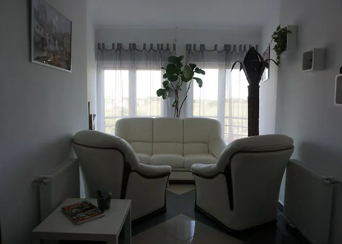Budapest Airport Almaskert Panzio Bed & Breakfast 4*