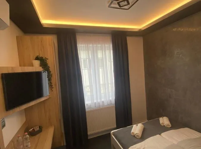 Budapest Airport Almaskert Panzio Bed & Breakfast