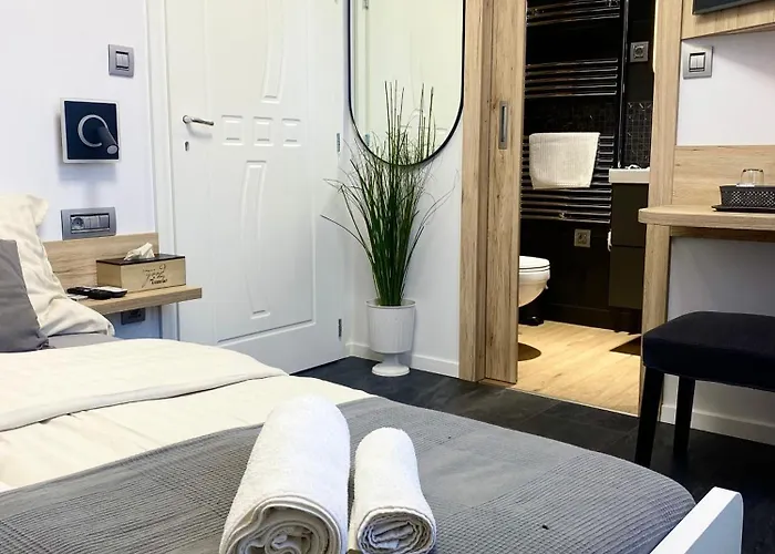 Budapest Airport Almaskert Panzio 4*