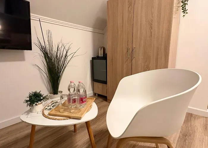 Budapest Airport Almaskert Panzio Bed & Breakfast 4*