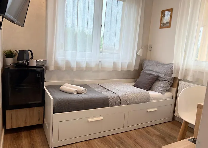Budapest Airport Almaskert Panzio Bed & Breakfast Vecsés