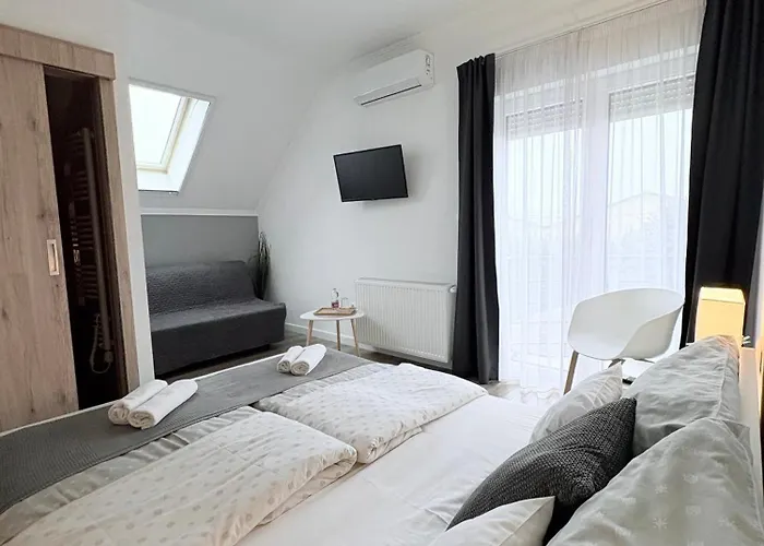 Budapest Airport Almaskert Panzio 4*