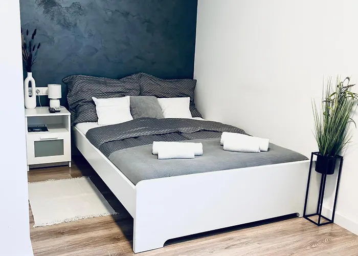 Budapest Airport Almaskert Panzio Bed & Breakfast 4*