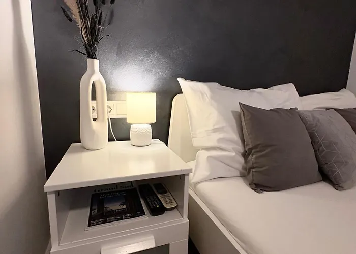 Budapest Airport Almaskert Panzio Bed & Breakfast 4*